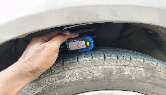 2014 Nissan Sunny XV DIESEL, Diesel, Manual, 81,570 km, tyre