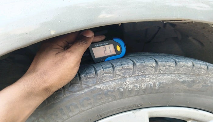 2014 Nissan Sunny XV DIESEL, Diesel, Manual, 81,570 km, tyre