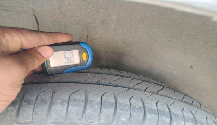 2013 Maruti Wagon R 1.0 LXI CNG, CNG, Manual, 1,31,285 km, tyre