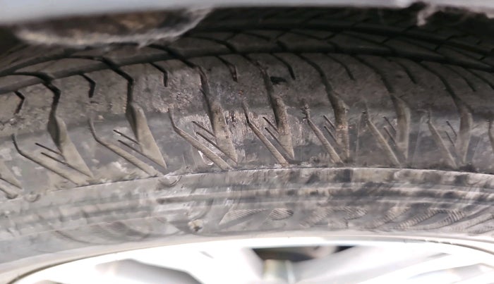 2016 Hyundai Santa Fe 2 WD AT, Diesel, Automatic, 70,152 km, tyre