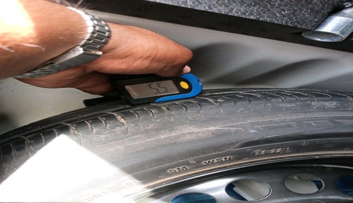 2022 Maruti BREZZA VXI SMART HYBRID, Petrol, Manual, 48,299 km, tyre