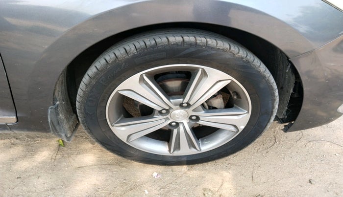 2018 Hyundai Verna 1.6 SX (O) CRDI MT, Diesel, Manual, 1,04,975 km, tyre