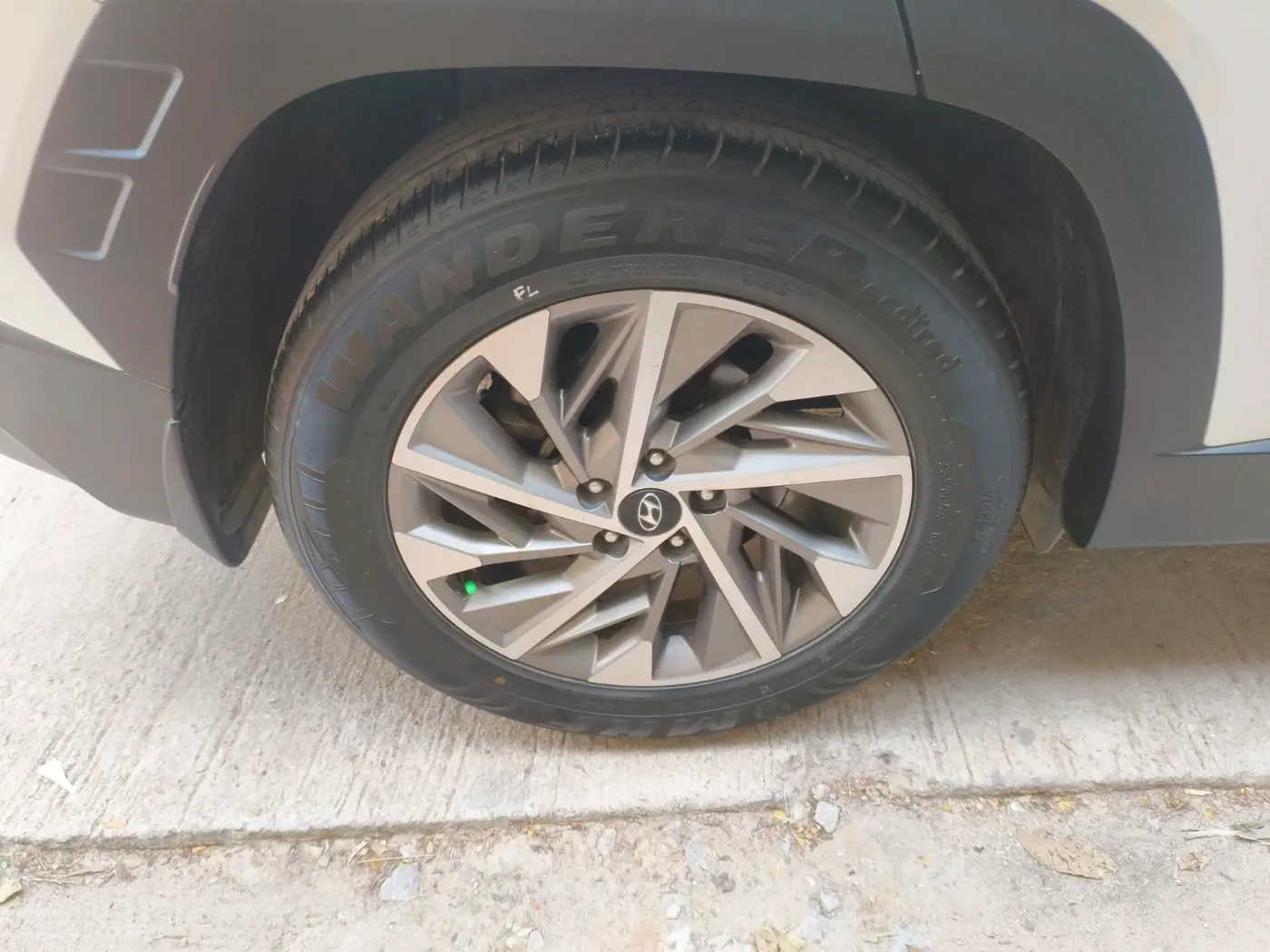 2023 Hyundai Tucson SIGNATURE 2.0 AT PETROL, Petrol, Automatic, 53,896 km, tyre