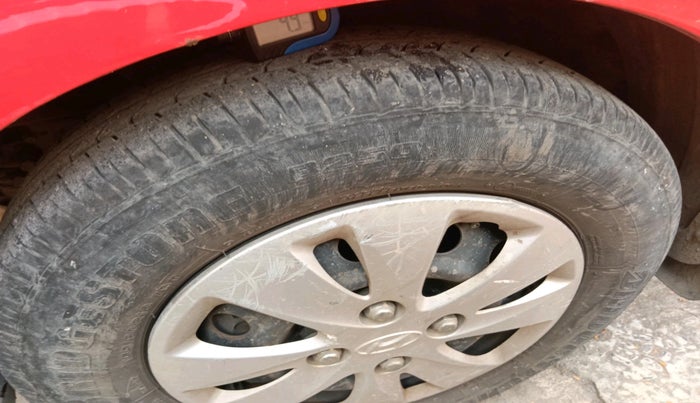 2011 Hyundai i10 SPORTZ 1.2 AT, CNG, Automatic, 1,00,000 km, tyre