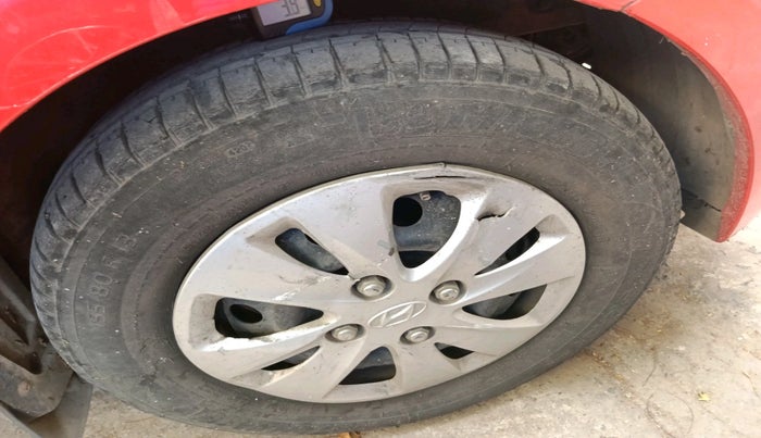 2011 Hyundai i10 SPORTZ 1.2 AT, CNG, Automatic, 1,00,000 km, tyre