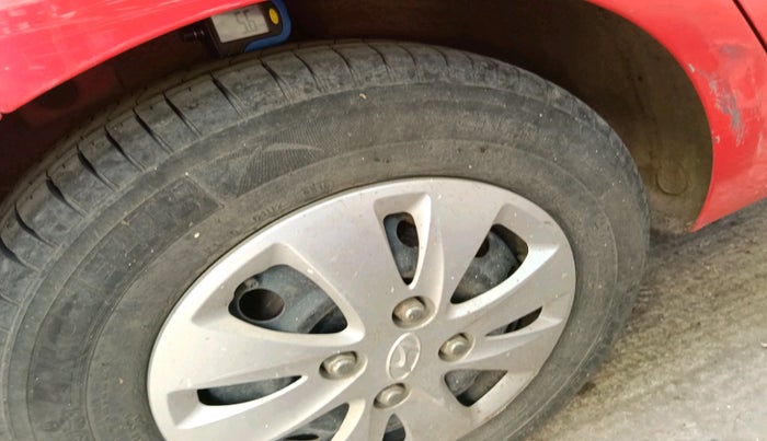 2011 Hyundai i10 SPORTZ 1.2 AT, CNG, Automatic, 1,00,000 km, tyre