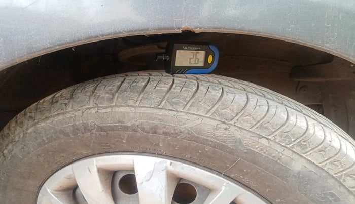 2014 Hyundai i10 SPORTZ 1.1, Petrol, Manual, 1,75,155 km, tyre