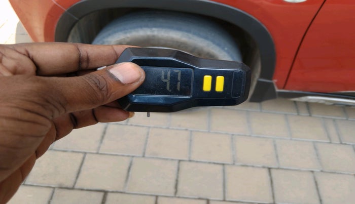 2016 Maruti Vitara Brezza ZDI, Diesel, Manual, 37,930 km, tyre