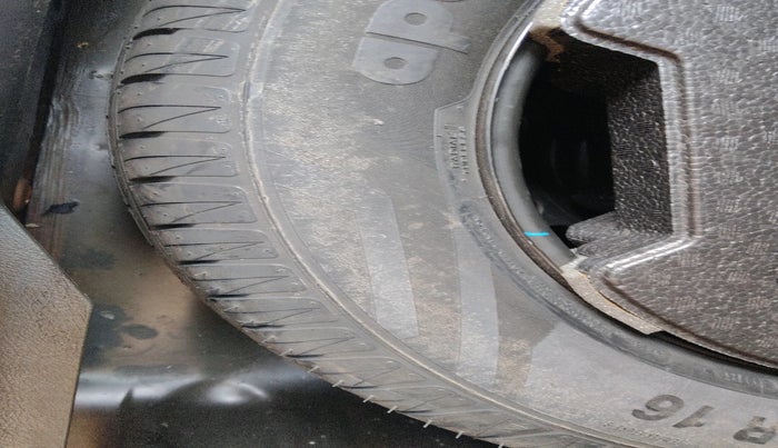 2016 Maruti Vitara Brezza ZDI, Diesel, Manual, 37,930 km, tyre