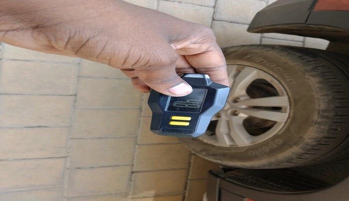 2016 Maruti Vitara Brezza ZDI, Diesel, Manual, 37,930 km, tyre