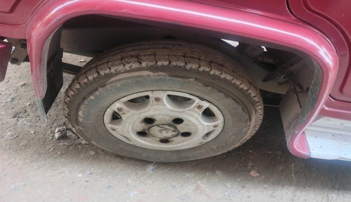 2012 Mahindra Bolero SLX BS-III, Diesel, Manual, 1,02,025 km, tyre