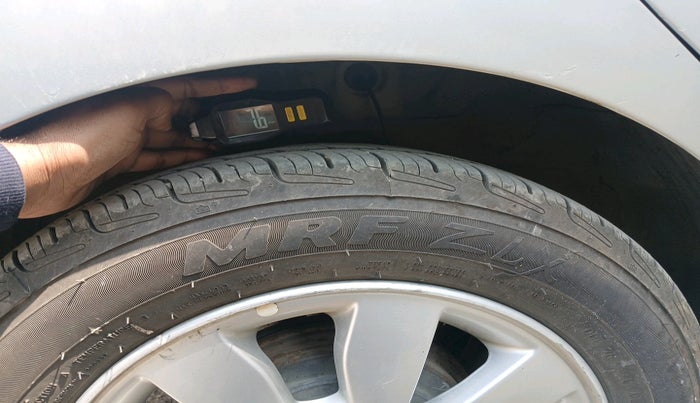 2014 Hyundai Xcent S 1.2, Petrol, Manual, 99,902 km, tyre