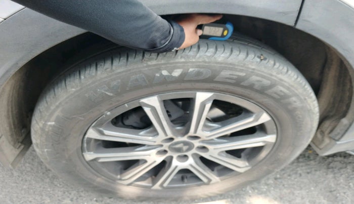 2023 Mahindra XUV700 AX 7 LUXURY P AT 7 STR, Petrol, Automatic, 12,782 km, tyre