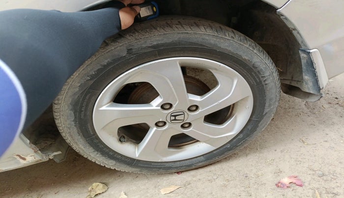 2015 Honda City 1.5L I-VTEC VX, Petrol, Manual, 1,03,767 km, tyre