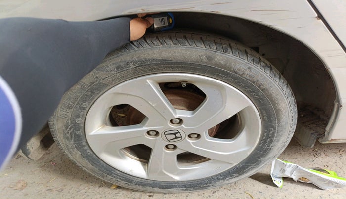 2015 Honda City 1.5L I-VTEC VX, Petrol, Manual, 1,03,767 km, tyre