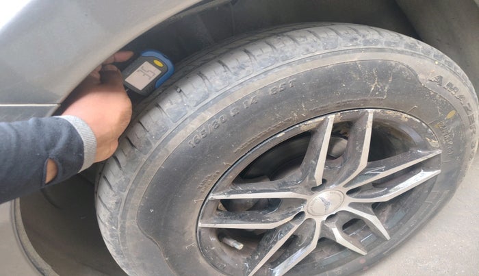 2018 Maruti Dzire VDI, Diesel, Manual, 50,790 km, tyre