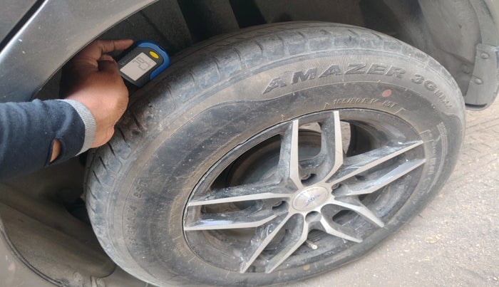 2018 Maruti Dzire VDI, Diesel, Manual, 50,790 km, tyre