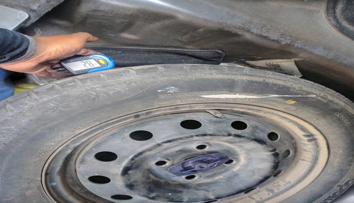 2018 Maruti Dzire VDI, Diesel, Manual, 50,790 km, tyre