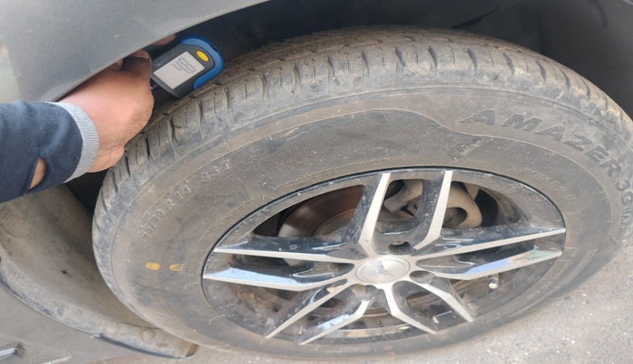 2018 Maruti Dzire VDI, Diesel, Manual, 50,790 km, tyre