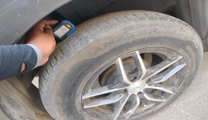 2018 Maruti Dzire VDI, Diesel, Manual, 50,790 km, tyre