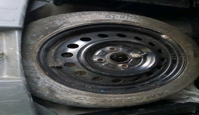 2012 Maruti Wagon R 1.0 VXI, Petrol, Manual, 40,684 km, tyre