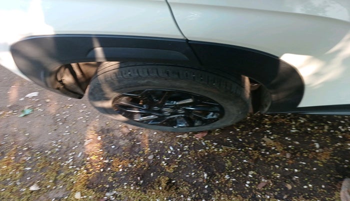 2023 Maruti FRONX DELTA PLUS 1.2L AGS, Petrol, Automatic, 50,753 km, tyre