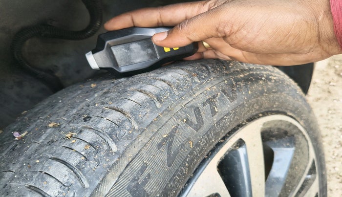 2021 Tata ALTROZ XZ PETROL, Petrol, Manual, 13,331 km, tyre