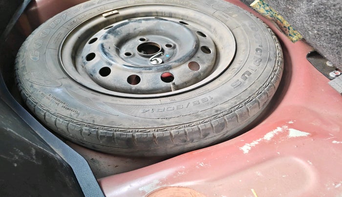 2013 Maruti Swift VXI, Petrol, Manual, 68,431 km, tyre