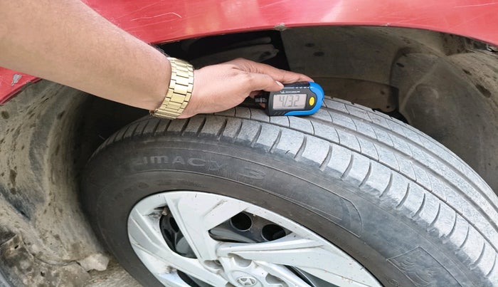 2012 Renault Duster 85 PS RXL DIESEL, Diesel, Manual, 1,43,496 km, tyre