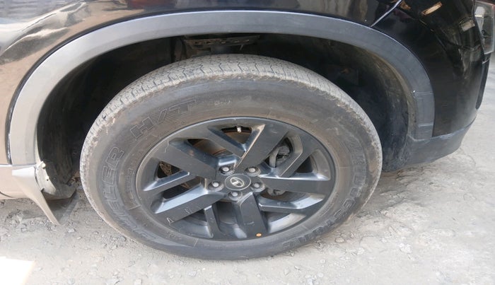 2020 Tata Harrier XZA PLUS 2.0L, Diesel, Automatic, 88,585 km, tyre