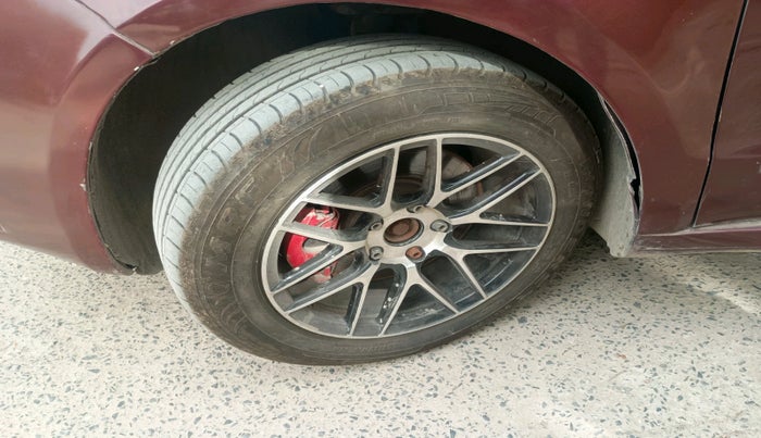 2013 Skoda Superb ELEGANCE 1.8 TSI AT, Petrol, Automatic, 65,416 km, tyre