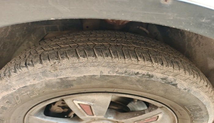 2014 Mahindra XUV500 W8, Diesel, Manual, 1,24,615 km, tyre