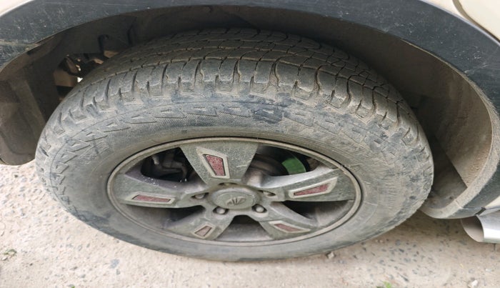 2014 Mahindra XUV500 W8, Diesel, Manual, 1,24,615 km, tyre