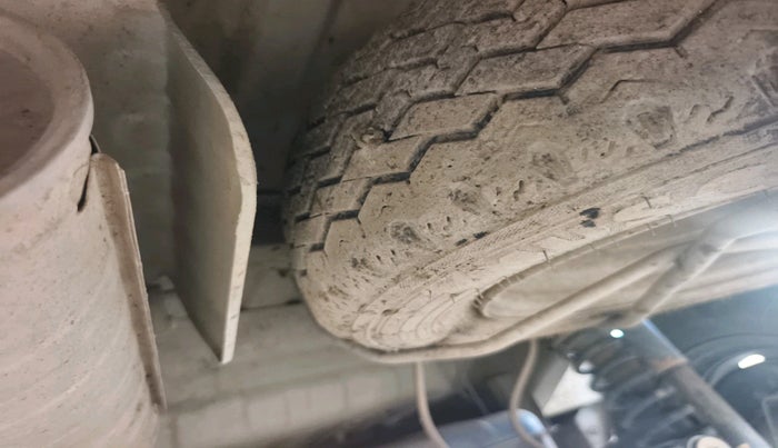 2021 Maruti Eeco 5 STR AC CNG (O), CNG, Manual, 44,370 km, tyre