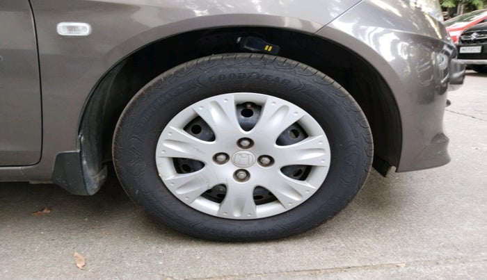 2014 Honda Amaze 1.2L I-VTEC S, Petrol, Manual, 15,720 km, tyre