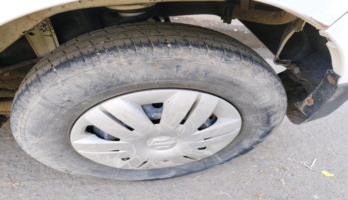 2021 Maruti Alto LXI CNG, CNG, Manual, 97,142 km, tyre