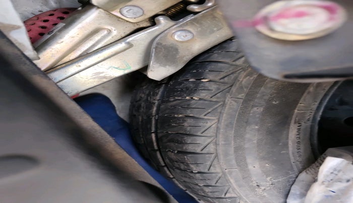 2021 Maruti Alto LXI CNG, CNG, Manual, 97,142 km, tyre