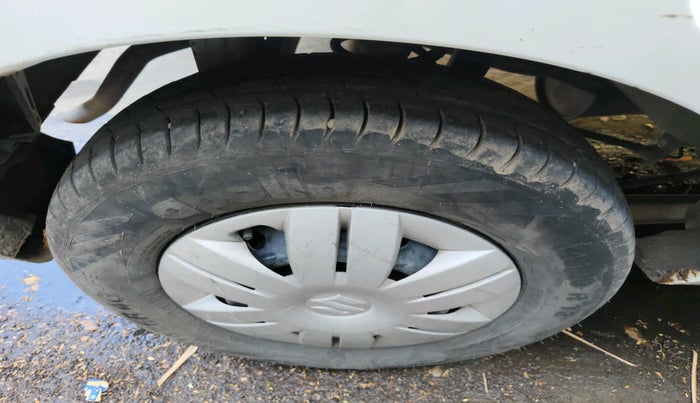 2021 Maruti Alto LXI CNG, CNG, Manual, 97,142 km, tyre