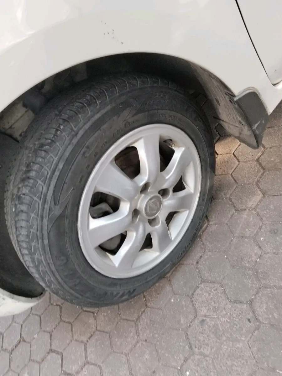 2012 Nissan Micra XV DIESEL, Diesel, Manual, 1,23,123 km, tyre