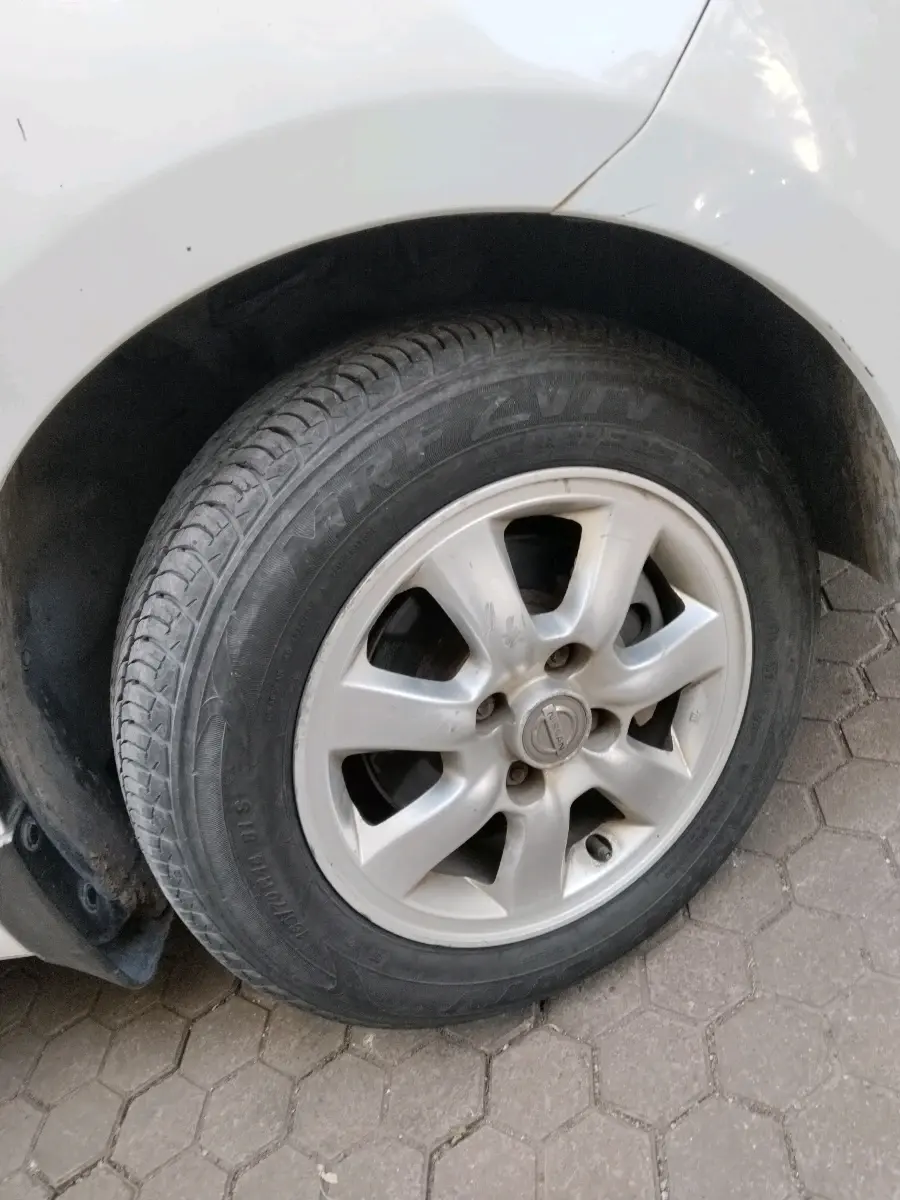 2012 Nissan Micra XV DIESEL, Diesel, Manual, 1,23,123 km, tyre