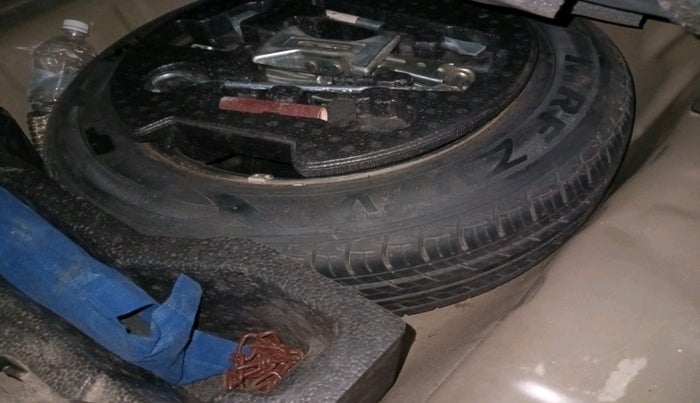 2014 Maruti Ciaz VXI+, Petrol, Manual, 1,28,437 km, tyre