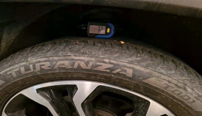 2023 Jeep Compass LIMITED (O) 1.4 PETROL DCT, Petrol, Automatic, 45,902 km, tyre