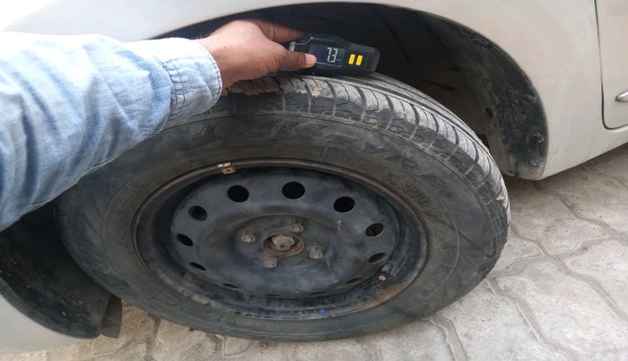 2018 Maruti Dzire VDI, Diesel, Manual, 74,848 km, tyre