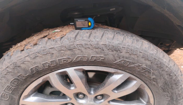 2017 Ford Endeavour TITANIUM 3.2 4X4 AT, Diesel, Automatic, 85,739 km, tyre