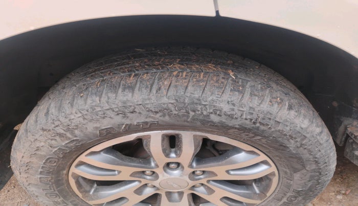 2017 Ford Endeavour TITANIUM 3.2 4X4 AT, Diesel, Automatic, 85,739 km, tyre