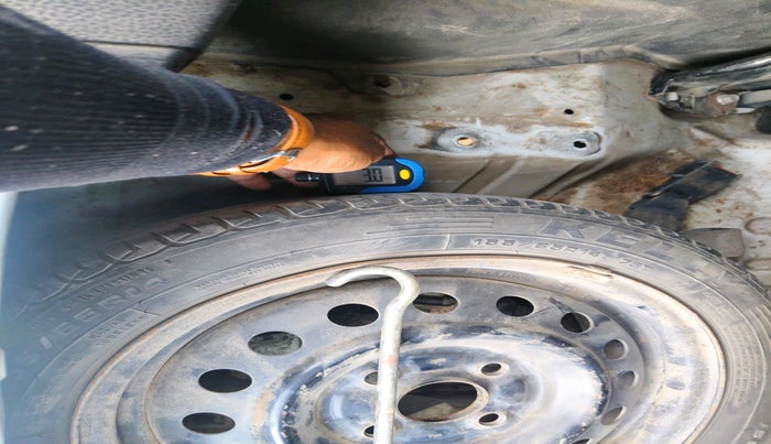 2014 Maruti Wagon R 1.0 VXI, CNG, Manual, 78,574 km, tyre