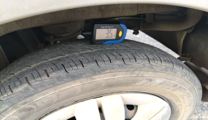 2013 Maruti Alto 800 LXI, Petrol, Manual, 1,46,408 km, tyre