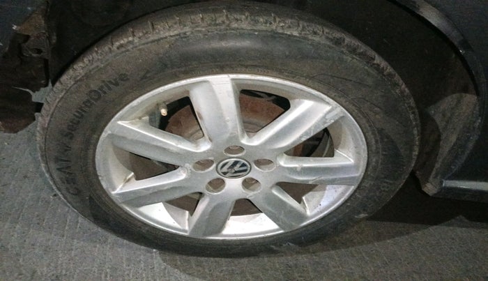 2014 Volkswagen Polo COMFORTLINE 1.2L, Diesel, Manual, 81,679 km, tyre