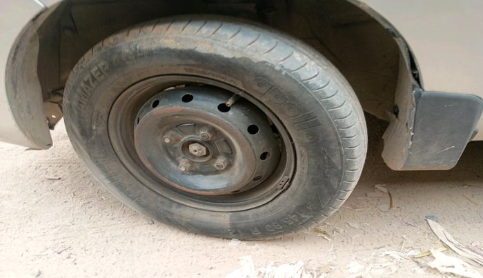 2013 Maruti Alto 800 LXI CNG, CNG, Manual, 1,38,234 km, tyre