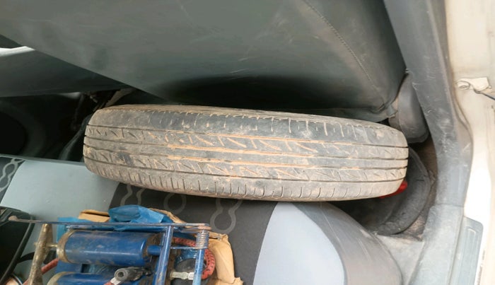 2013 Maruti Alto 800 LXI CNG, CNG, Manual, 1,38,234 km, tyre